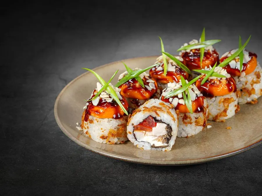 Ролл Том-ям с курицей