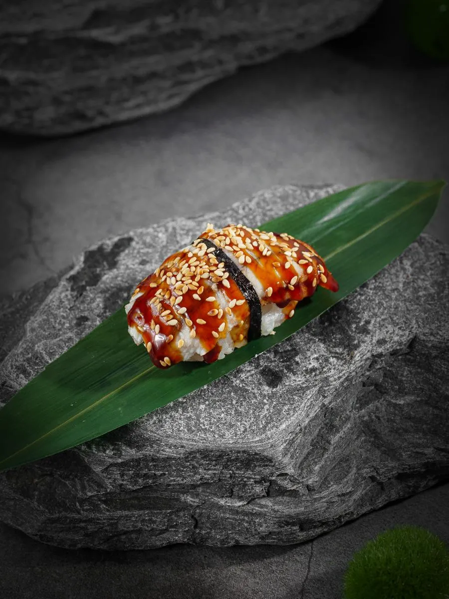 Суши с угрем