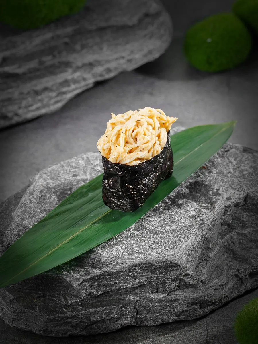 Гункан острый с крабом